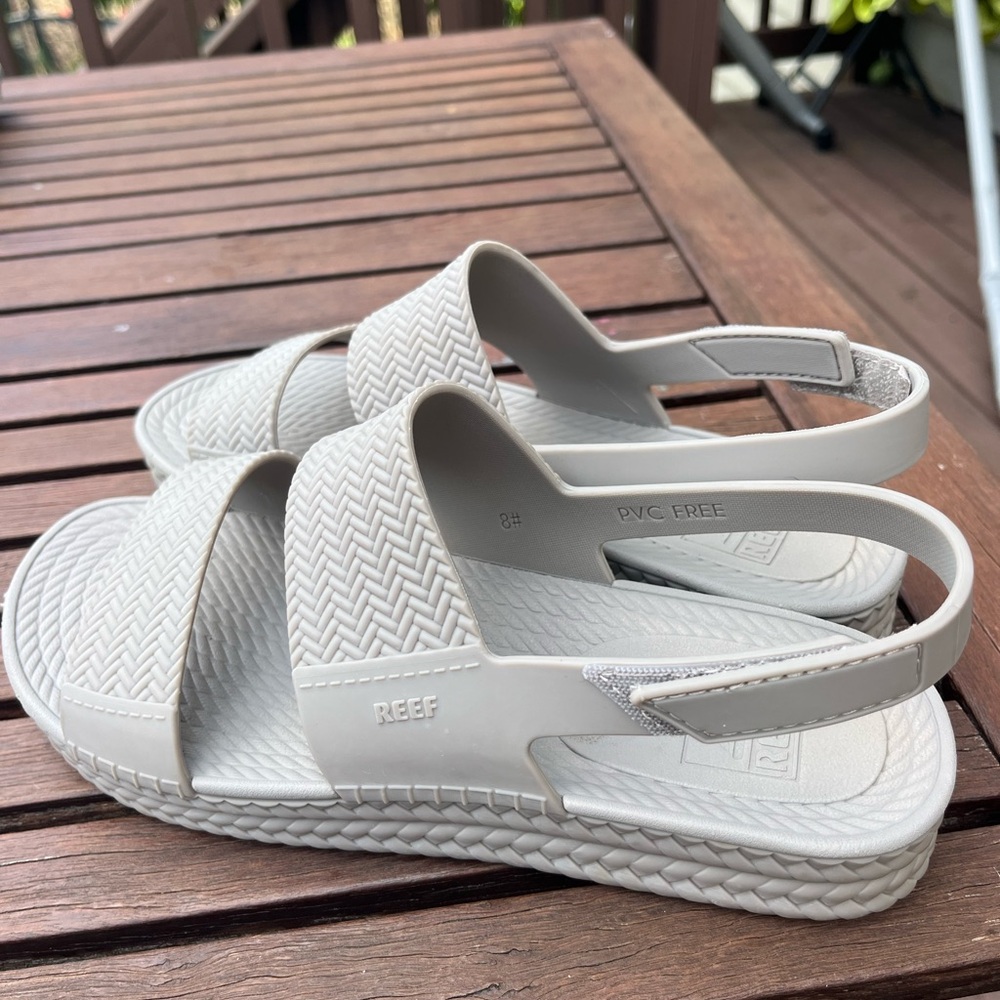Barely used Reef Sandals